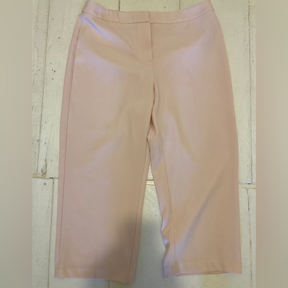 Chicos size 1 NWOT light pink Capri dress pants 8 10 crop